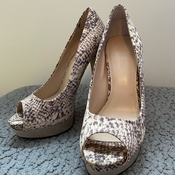 Le château shoes - Picture 1 of 3